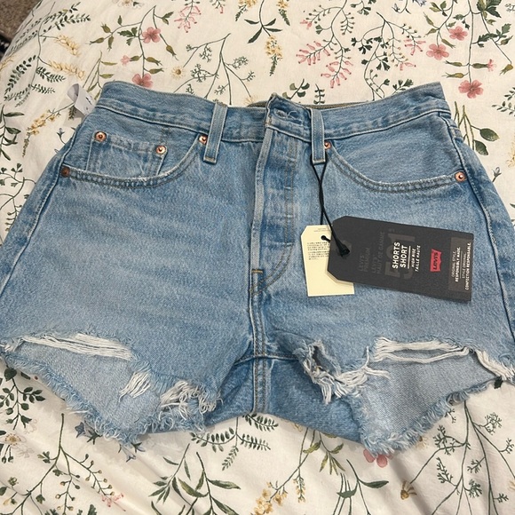 Levi’s 501 - Picture 1 of 2